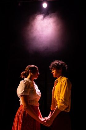 Fuente — production photo 1